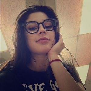 Meet your Posher, Posh